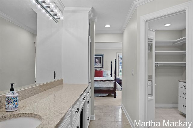 2020 Argentina Drive, Grand Rapids, MI 49506