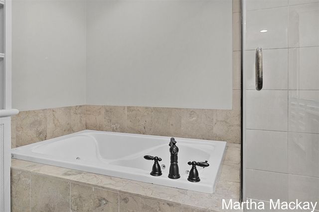 2020 Argentina Drive, Grand Rapids, MI 49506