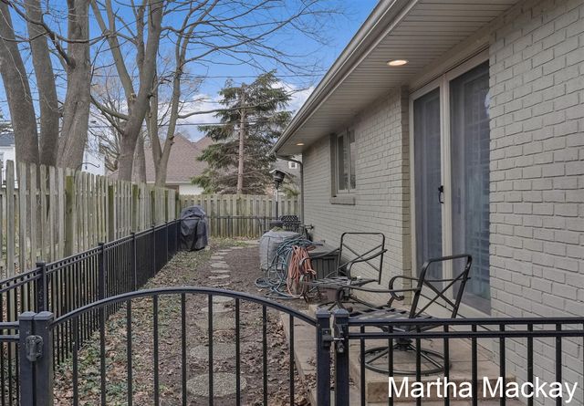 2020 Argentina Drive, Grand Rapids, MI 49506