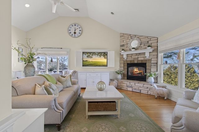 9 Fabyan Way, Bourne, MA 02532