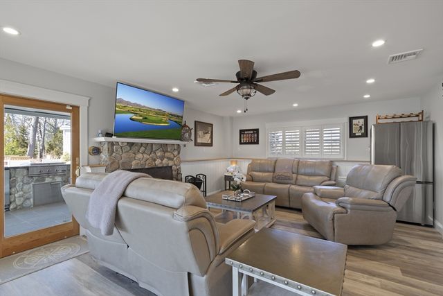 9 Fabyan Way, Bourne, MA 02532