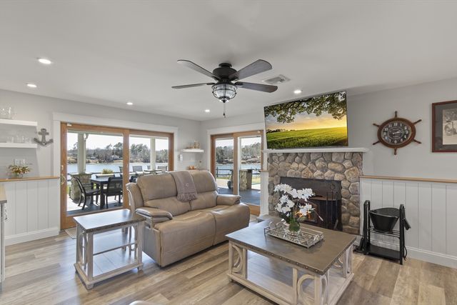 9 Fabyan Way, Bourne, MA 02532