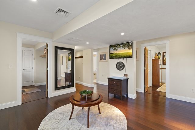 9 Fabyan Way, Bourne, MA 02532