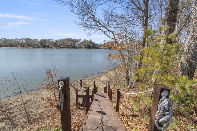 9 Fabyan Way, Bourne, MA 02532