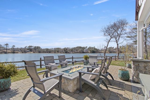 9 Fabyan Way, Bourne, MA 02532