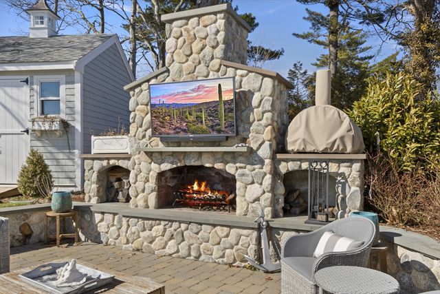 9 Fabyan Way, Bourne, MA 02532