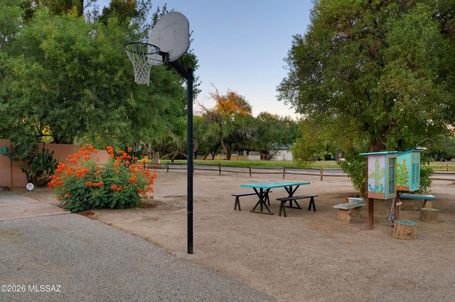 1720 N Forty Niner Drive, Tucson, AZ 85749