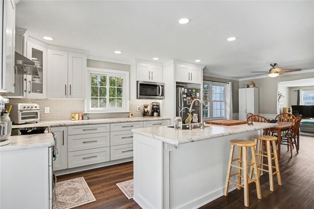 320 Winfield Road, Irondequoit, NY 14622