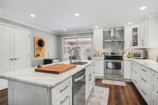 320 Winfield Road, Irondequoit, NY 14622