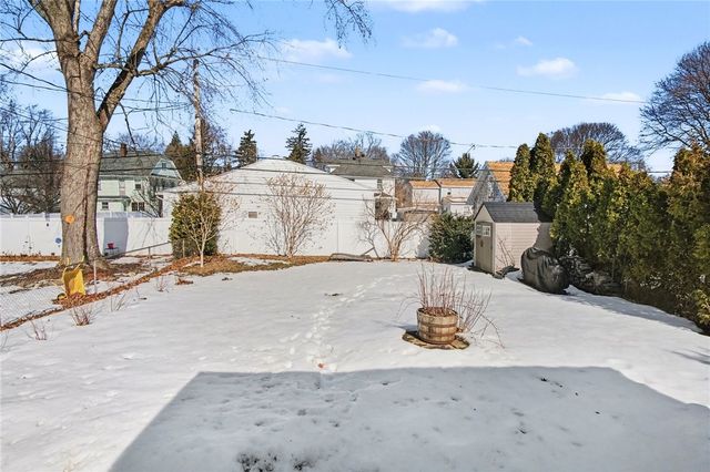 320 Winfield Road, Irondequoit, NY 14622