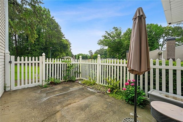 557 Picketts Bend Court, Marietta, GA 30008