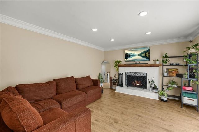 557 Picketts Bend Court, Marietta, GA 30008