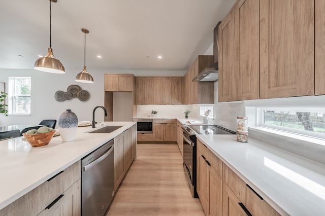 2166 Lovedale Avenue 101, Dallas, TX 75235