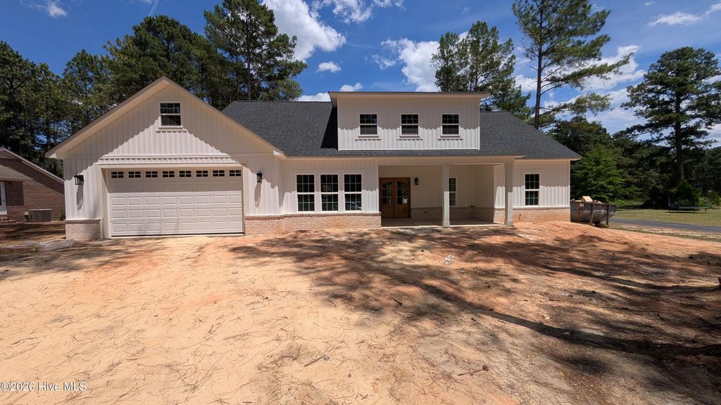 129 Laurel Oak Lane, Pinebluff, NC 28373