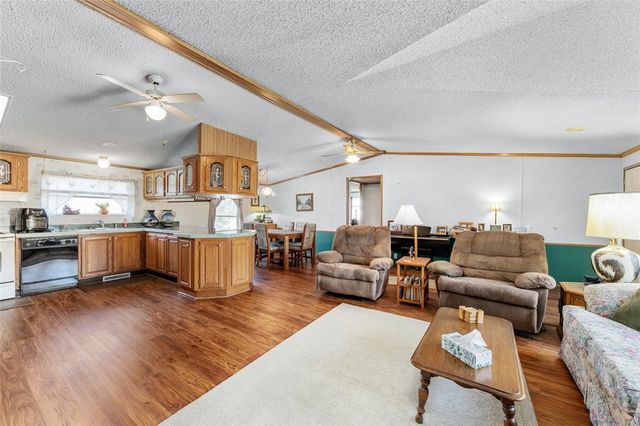 307 Holiday Ct, Mt Pleasant Twp, PA 15666