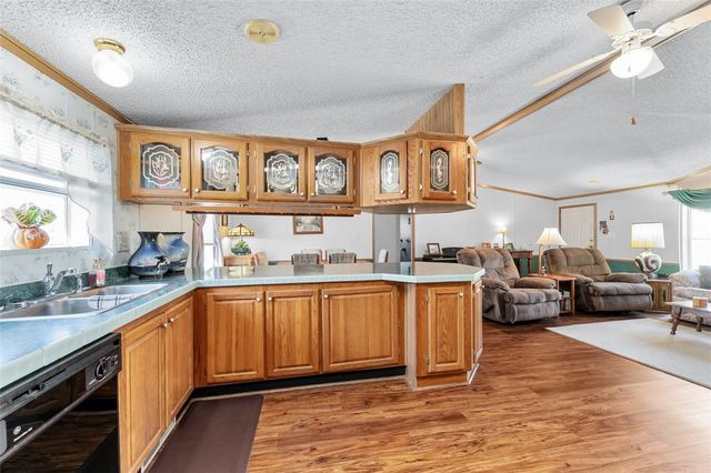 307 Holiday Ct, Mt Pleasant Twp, PA 15666