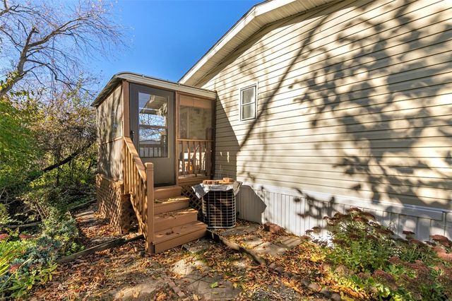 307 Holiday Ct, Mt Pleasant Twp, PA 15666