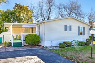 307 Holiday Ct, Mt Pleasant Twp, PA 15666