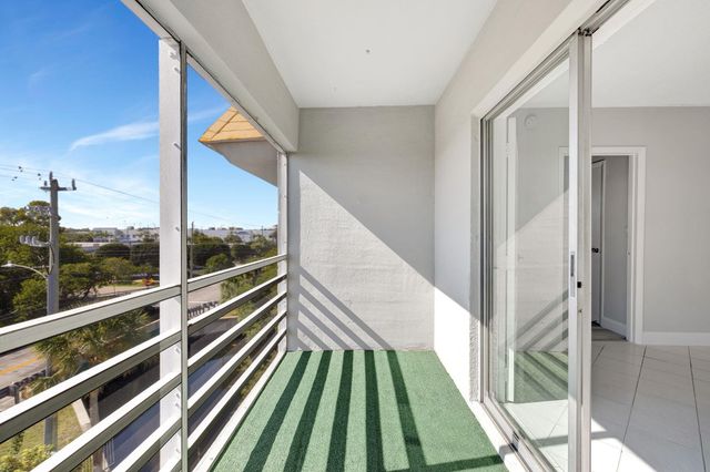 1407 NE 56th Street 408, Fort Lauderdale, FL 33334