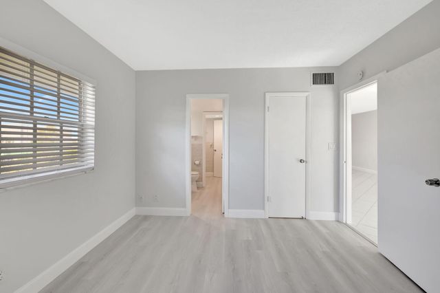 1407 NE 56th Street 408, Fort Lauderdale, FL 33334