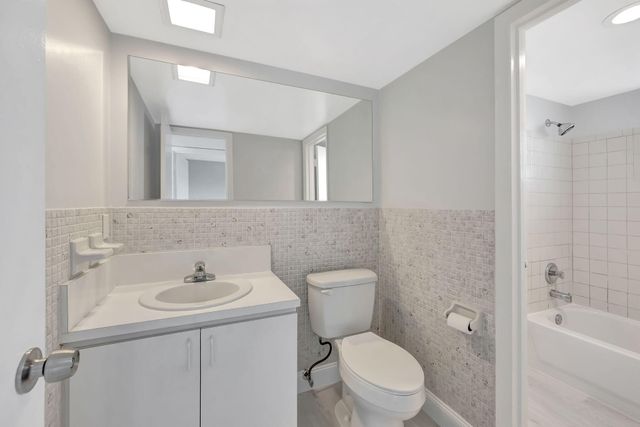 1407 NE 56th Street 408, Fort Lauderdale, FL 33334