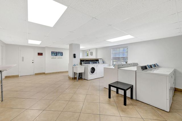 1407 NE 56th Street 408, Fort Lauderdale, FL 33334