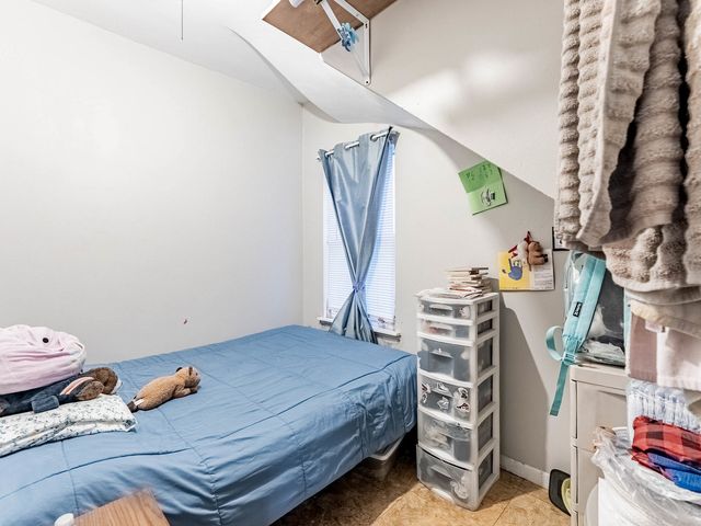 3244 N Drake Avenue, Chicago, IL 60618