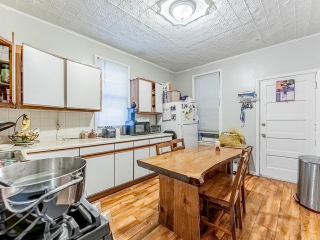 3244 N Drake Avenue, Chicago, IL 60618