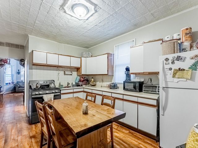 3244 N Drake Avenue, Chicago, IL 60618