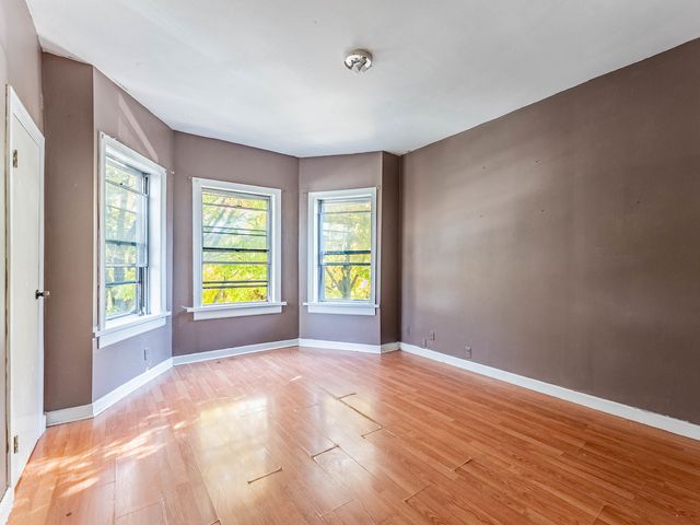 3244 N Drake Avenue, Chicago, IL 60618