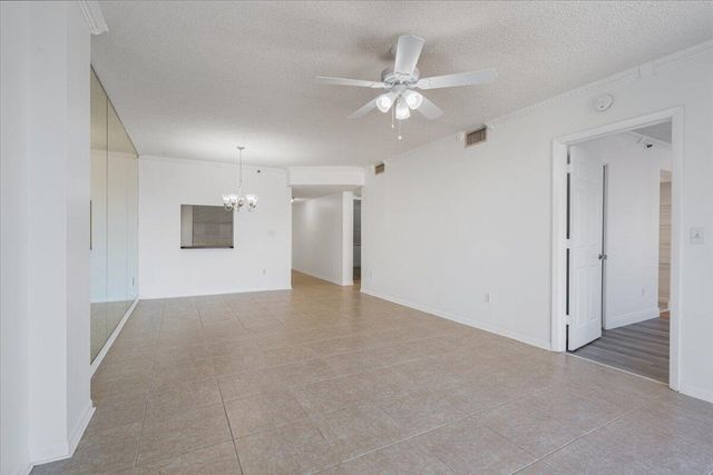 896 N Federal Highway 322, Lantana, FL 33462