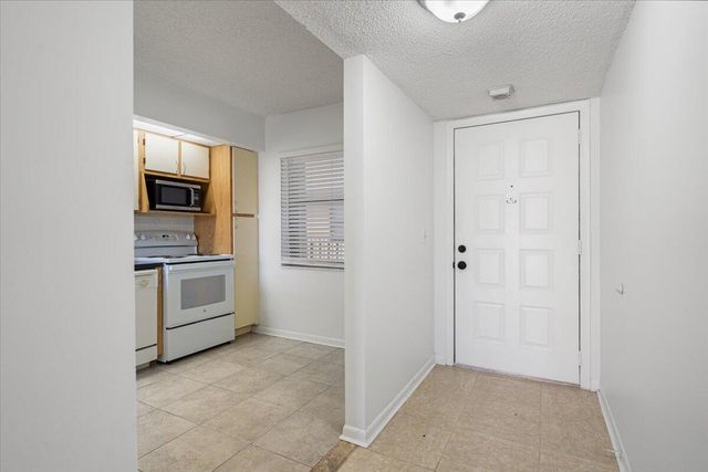 896 N Federal Highway 322, Lantana, FL 33462