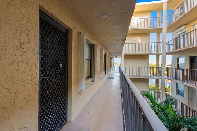 896 N Federal Highway 322, Lantana, FL 33462