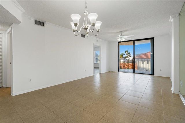 896 N Federal Highway 322, Lantana, FL 33462