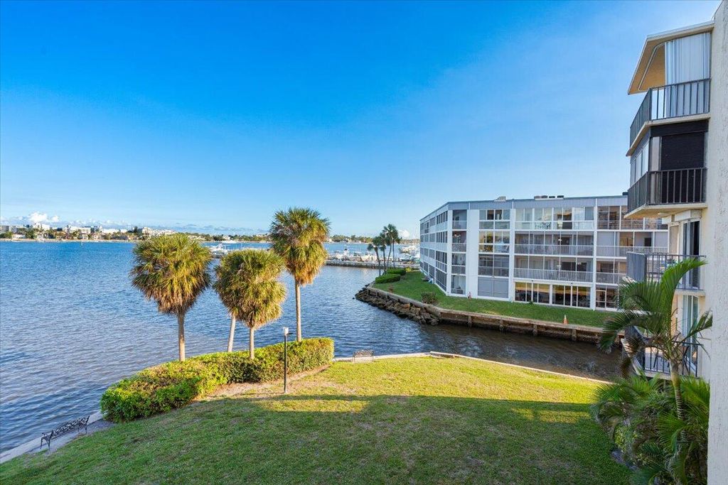 896 N Federal Highway 322, Lantana, FL 33462