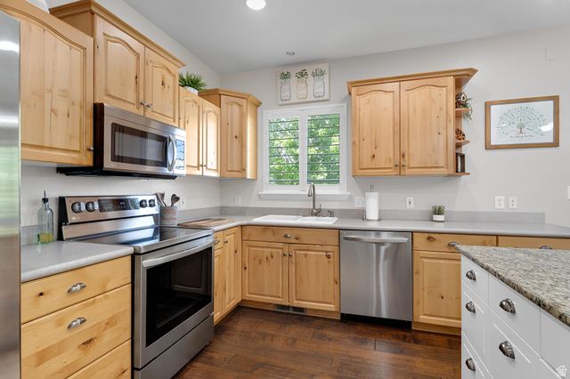 244 W ALPINE DR, Saratoga Springs, UT 84045