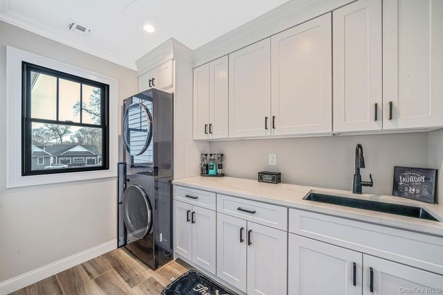 665 Mount Sinai Coram Road, Mount Sinai, NY 11766