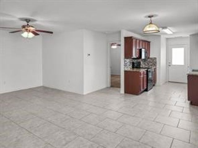 821-823 E College Avenue, Princeton, TX 75407