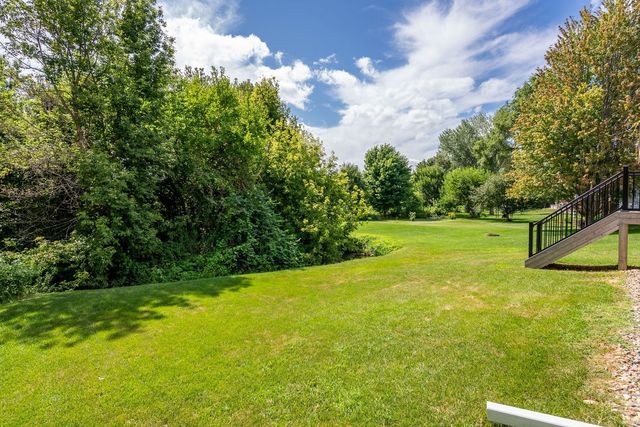 6526 Silvercreek Drive, Davenport, IA 52806