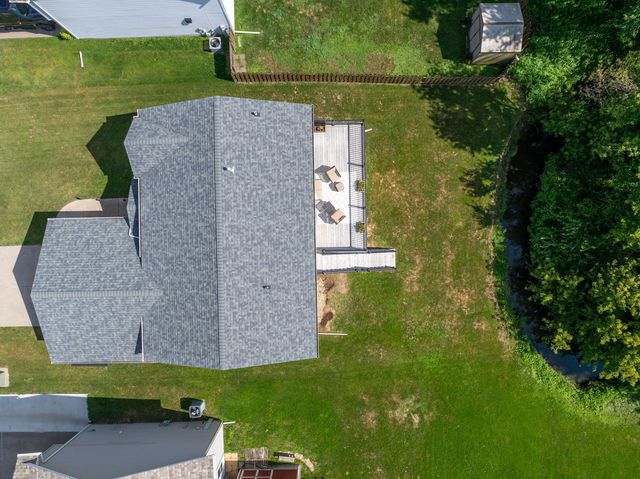 6526 Silvercreek Drive, Davenport, IA 52806
