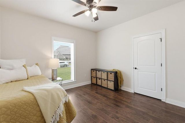 1327 W Eagles Nest, Lake Charles, LA 70611