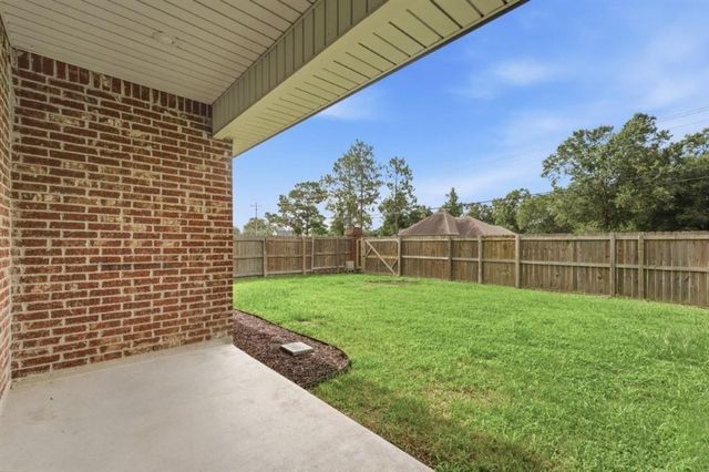 1327 W Eagles Nest, Lake Charles, LA 70611