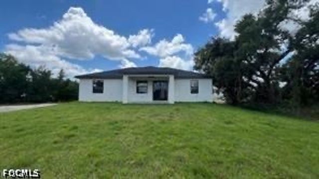 3906 6 ST W, Lehigh Acres, FL 33971