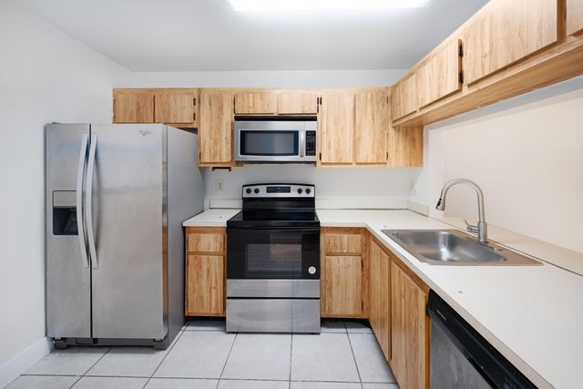 15813 W Waterside Circle 206, Sunrise, FL 33326