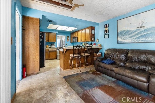 9024 Willis, Panorama City (los Angeles), CA 91402