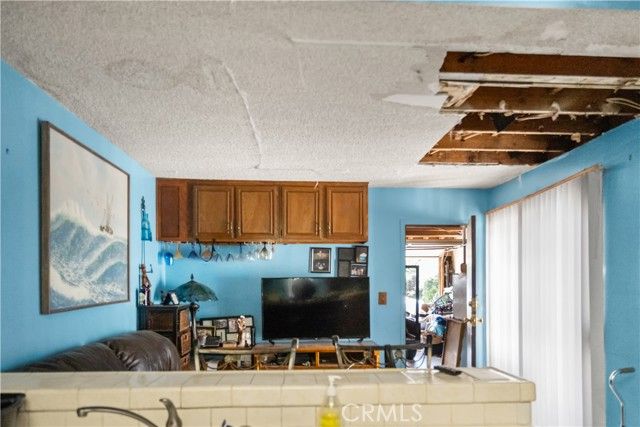 9024 Willis, Panorama City (los Angeles), CA 91402