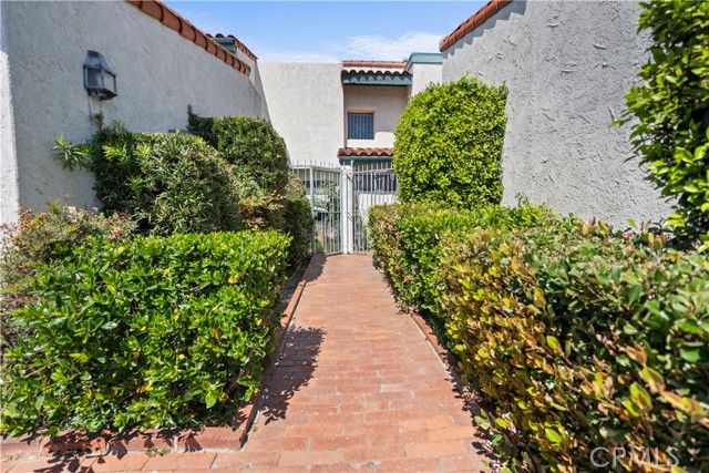 9024 Willis, Panorama City (los Angeles), CA 91402