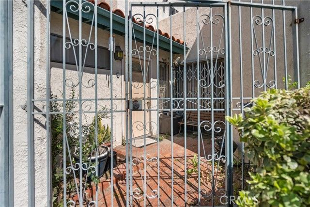 9024 Willis, Panorama City (los Angeles), CA 91402