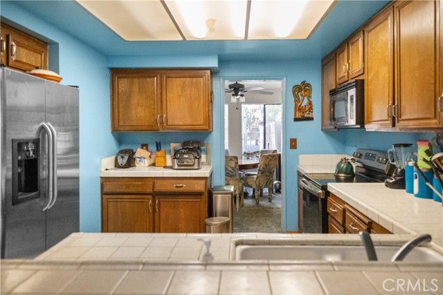 9024 Willis, Panorama City (los Angeles), CA 91402