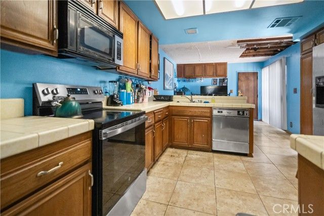 9024 Willis, Panorama City (los Angeles), CA 91402